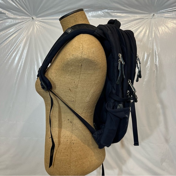 THE NORTH FACE Borealis Commuter School Laptop Backpack Navy Blue Hiking, - Picture 3 of 16